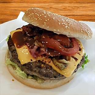 Hot Chili Cheeseburger